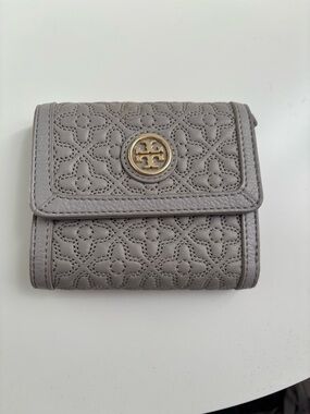 Tory Burch Light Gray Quilted Leather Bifold Wallet with Gold Logo